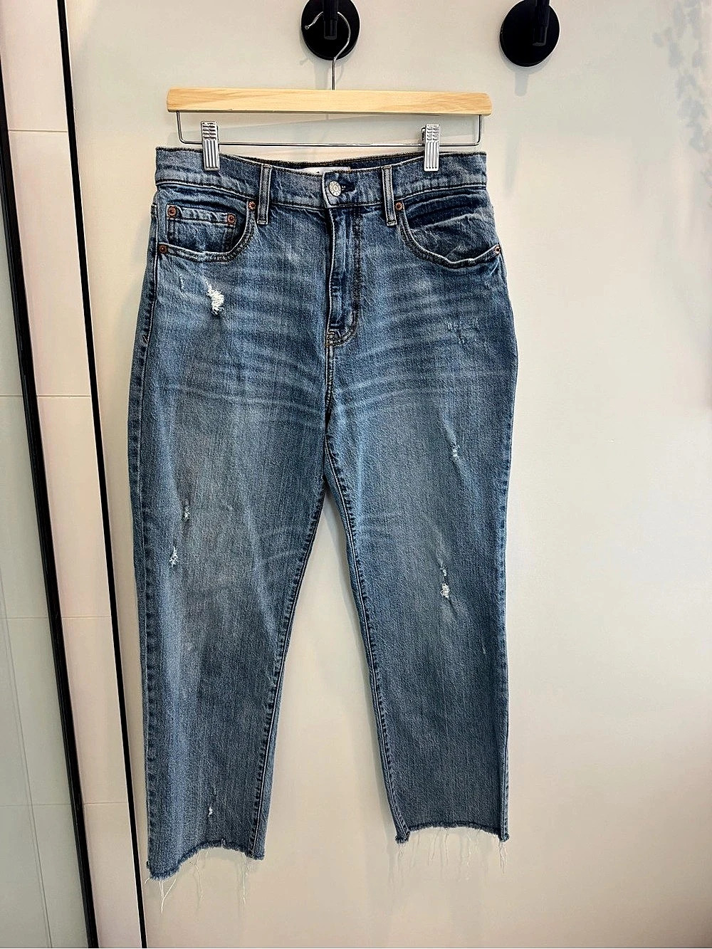DAZE Distressed Jeans in Blue